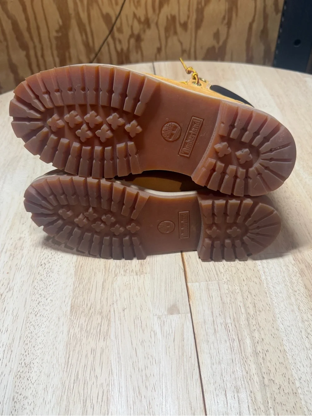 Timberland 6 inch Wheat Premium Leather PrimaLoft Boots Kids 6W Or Womens 8W